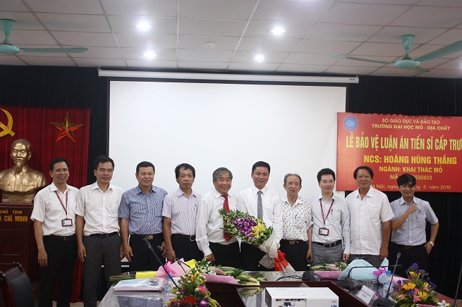 Lễ bảo vệ luận án tiến sĩ cấp Trường cho NCS Hoàng Hùng Thắng